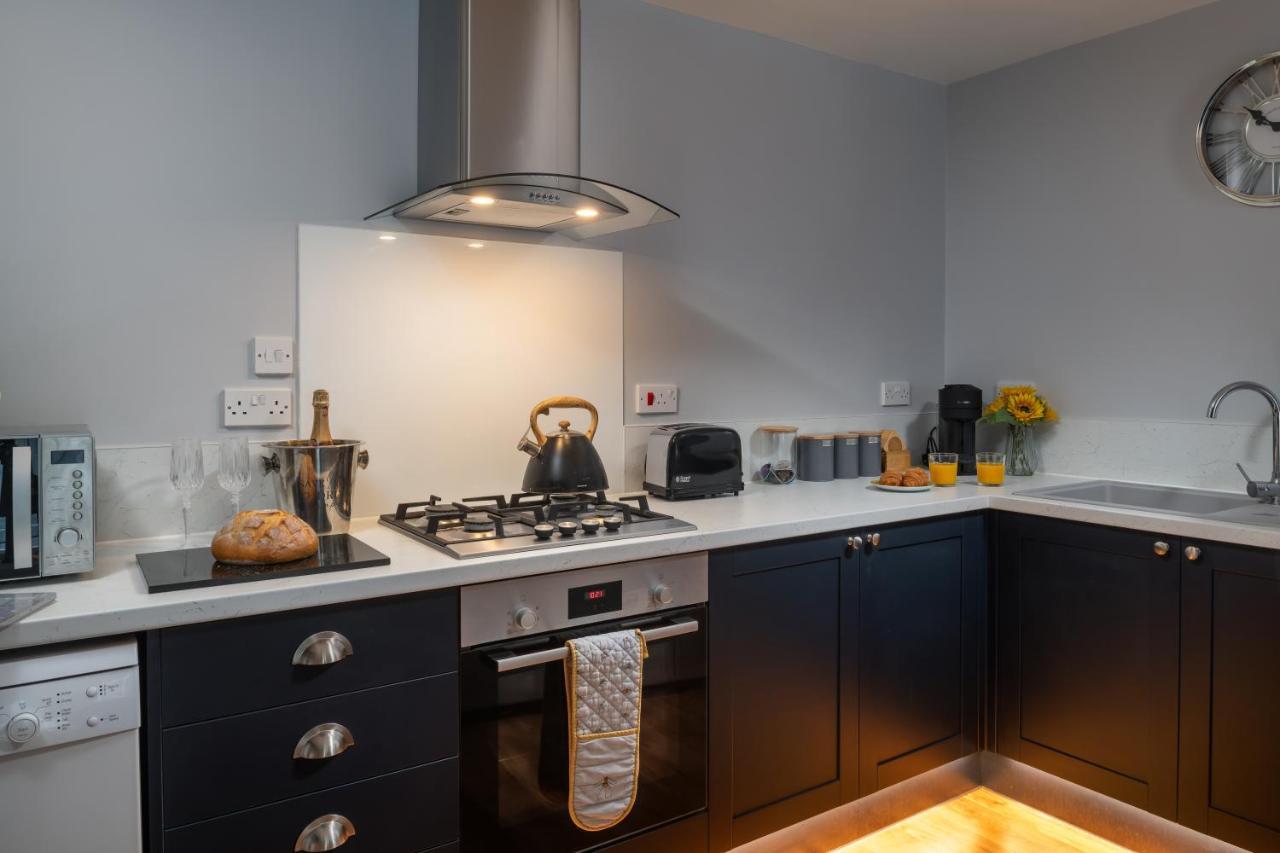 The Coachhouse - Cottage With Private Hot Tub Colwyn Bay Εξωτερικό φωτογραφία