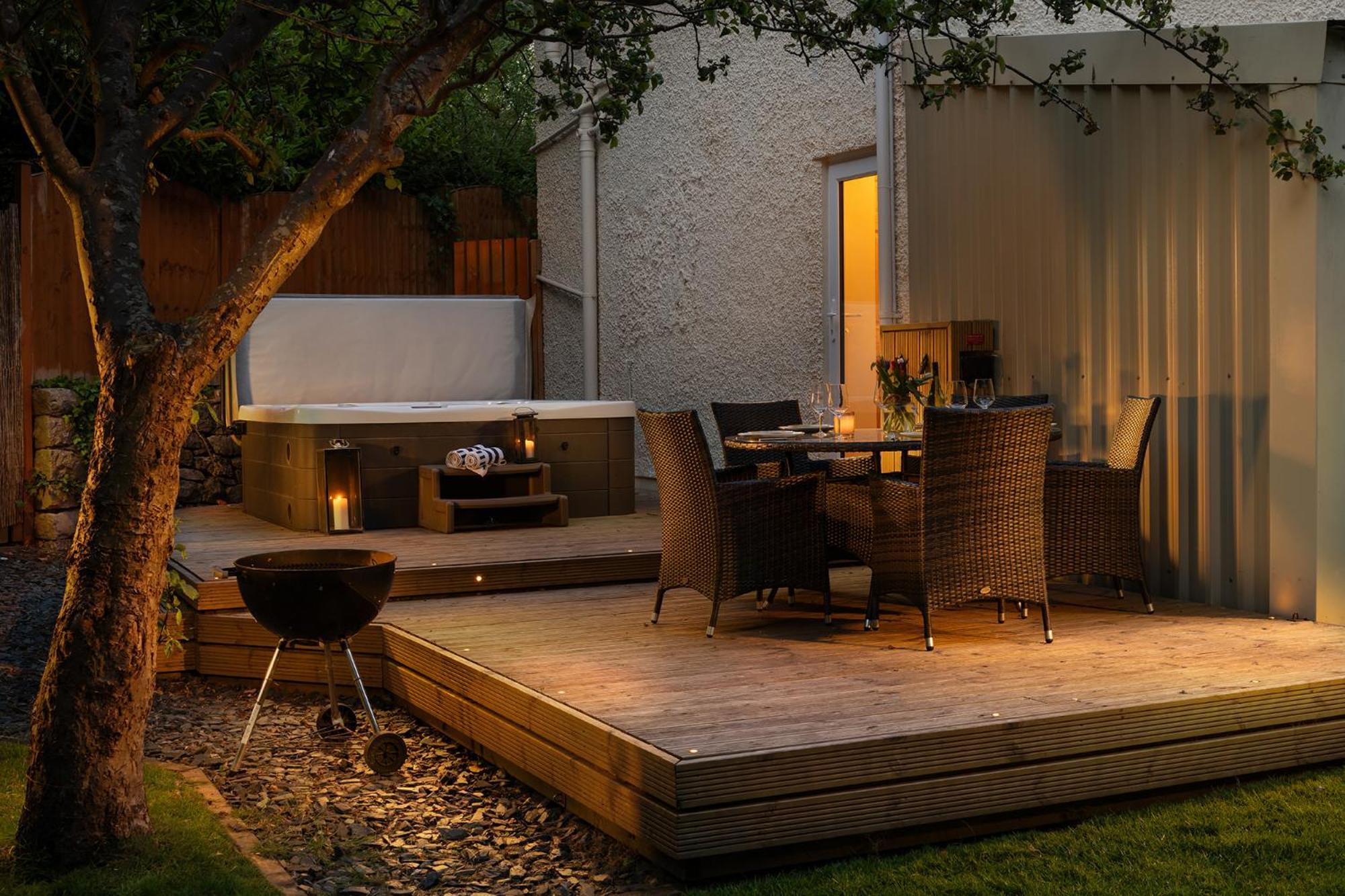 The Coachhouse - Cottage With Private Hot Tub Colwyn Bay Εξωτερικό φωτογραφία
